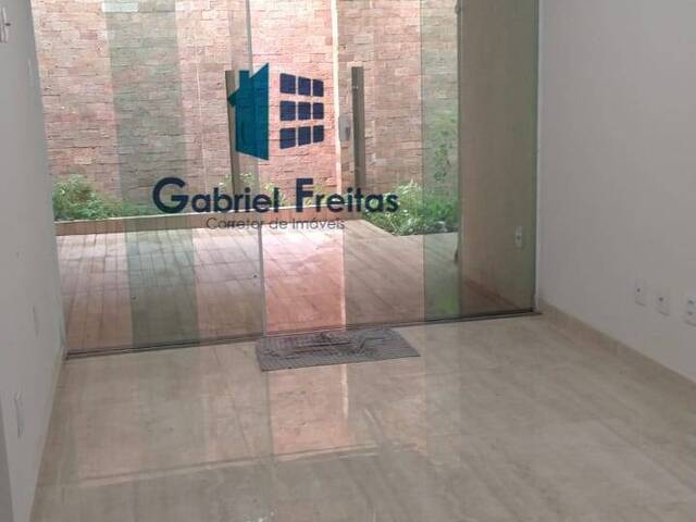 #221 - Apartamento para Venda em Feira de Santana - BA