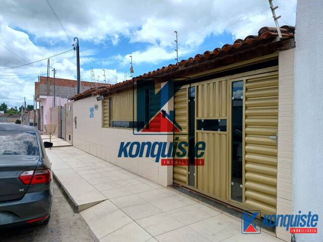 Casa para Venda em Feira de Santana - 2