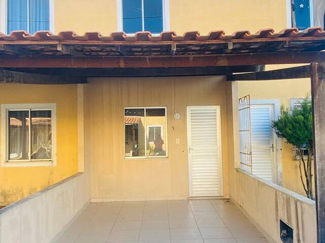 #698 - Casa em condomínio para Venda em Feira de Santana - BA