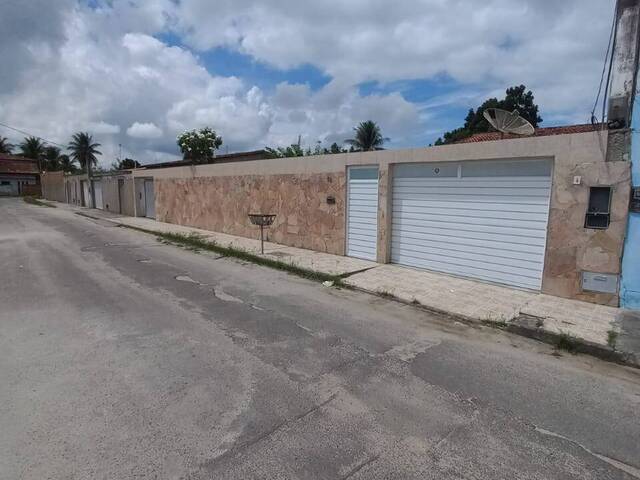 #1345 - Casa para Venda em Feira de Santana - BA