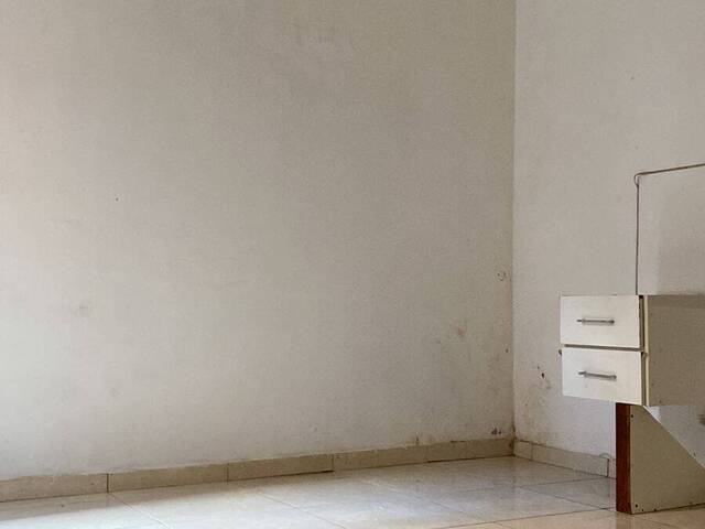 #1893 - Casa para Venda em Feira de Santana - BA