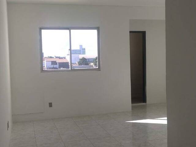 #4028 - Sala Comercial para Locação em Feira de Santana - BA