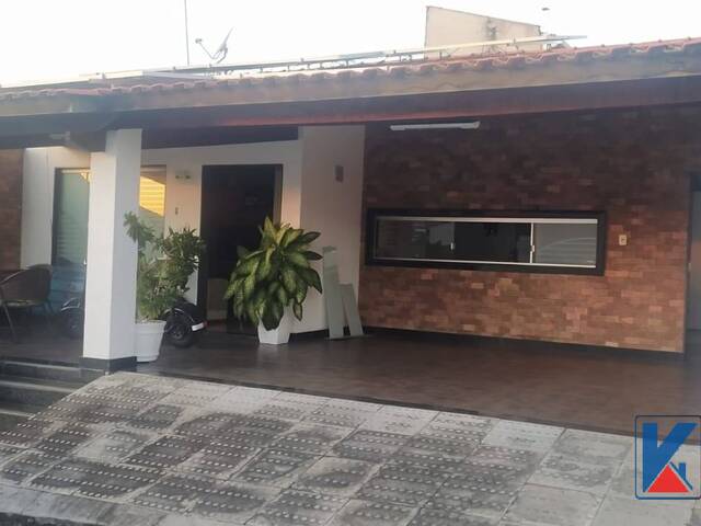 #4042 - Casa em condomínio para Venda em Feira de Santana - BA