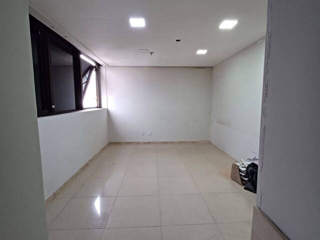 #422 - Sala Comercial para Locação em Feira de Santana - BA