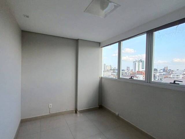 #4098 - Sala Comercial para Locação em Feira de Santana - BA
