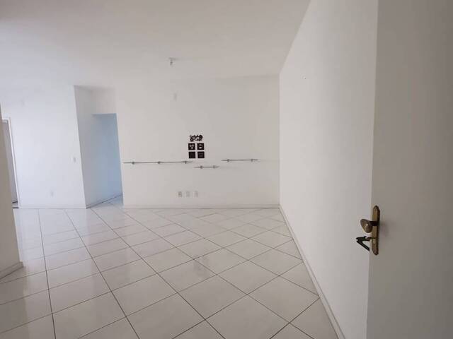 #4114 - Apartamento para Locação em Feira de Santana - BA