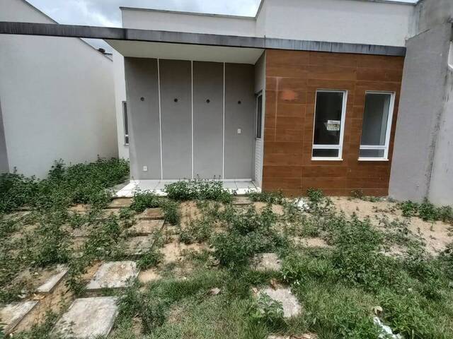 #3470 - Casa em condomínio para Venda em Feira de Santana - BA