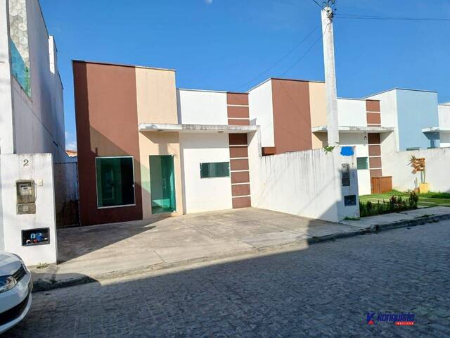 #637 - Casa em condomínio para Venda em Feira de Santana - BA