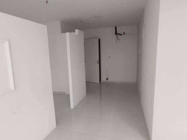 Sala Comercial para Venda em Feira de Santana - 4