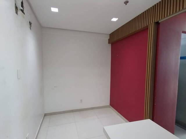 Sala Comercial para Venda em Feira de Santana - 4