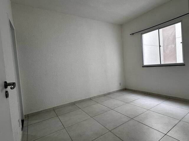 Apartamento para Venda em Feira de Santana - 4