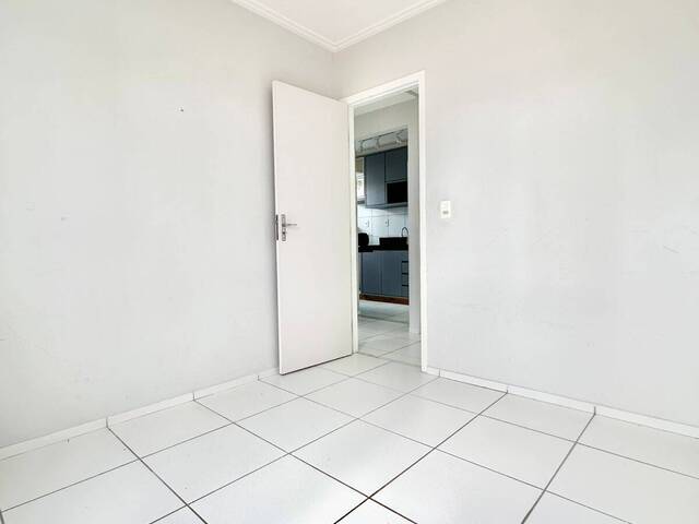 Apartamento para Venda em Feira de Santana - 4