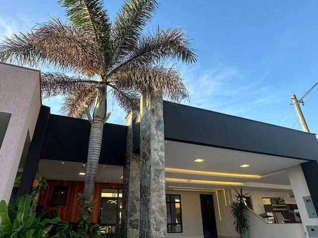 #4582 - Casa para Venda em Feira de Santana - BA