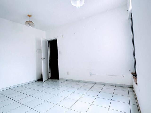 Apartamento para Venda em Feira de Santana - 4