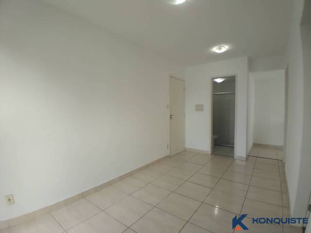Apartamento para Venda em Feira de Santana - 5