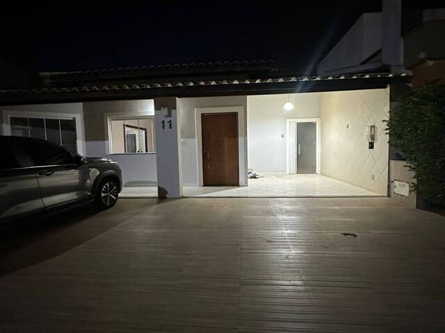 #4285 - Casa em condomínio para Venda em Feira de Santana - BA