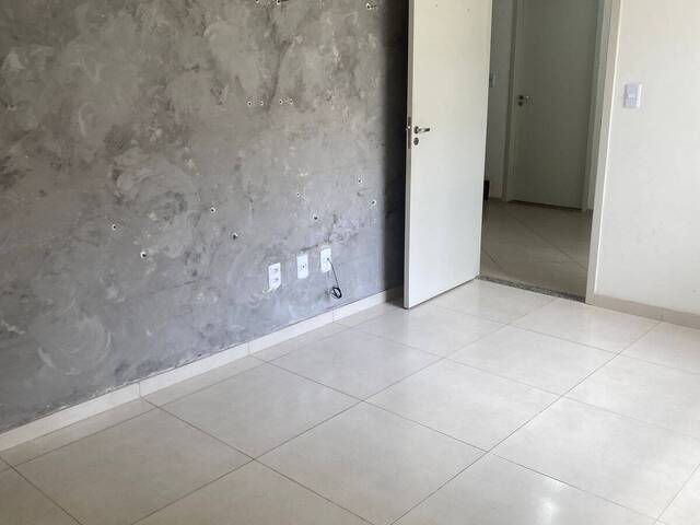 #4777 - Apartamento para Venda em Feira de Santana - BA