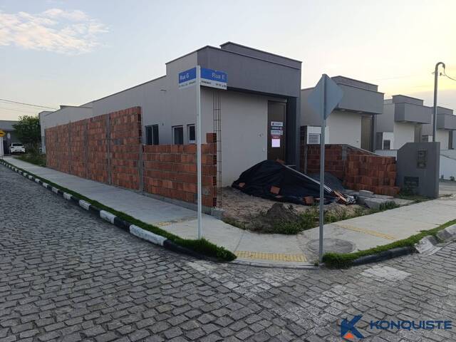 #4642 - Casa em condomínio para Venda em Feira de Santana - BA