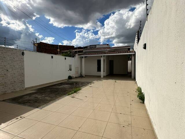 #4855 - Casa para Venda em Feira de Santana - BA