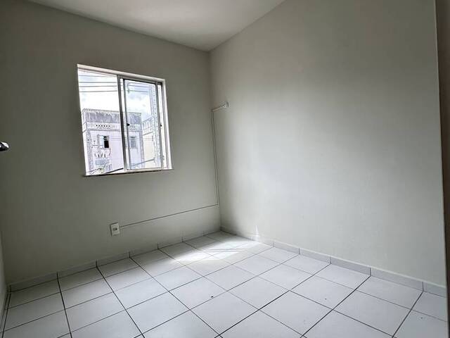 Apartamento para Venda em Feira de Santana - 4