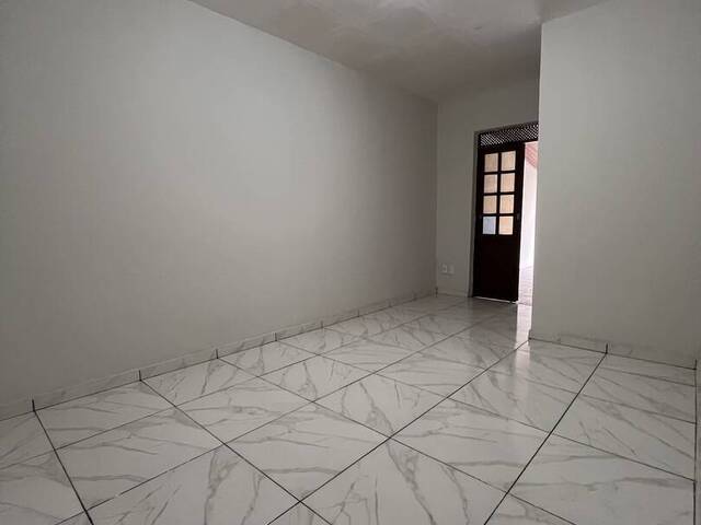 Casa para Venda em Feira de Santana - 3