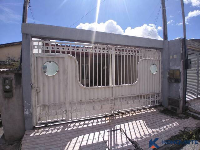 Casa para Venda em Feira de Santana - 2