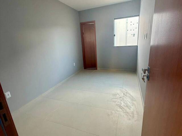Casa para Venda em Feira de Santana - 2
