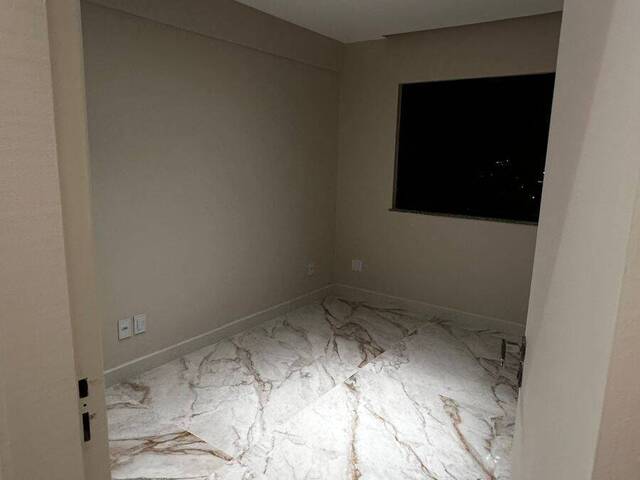 Apartamento para Venda em Feira de Santana - 5
