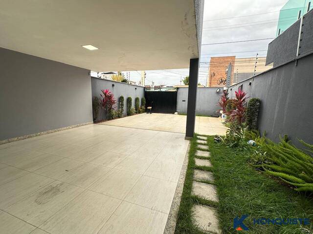 Casa para Venda em Feira de Santana - 2