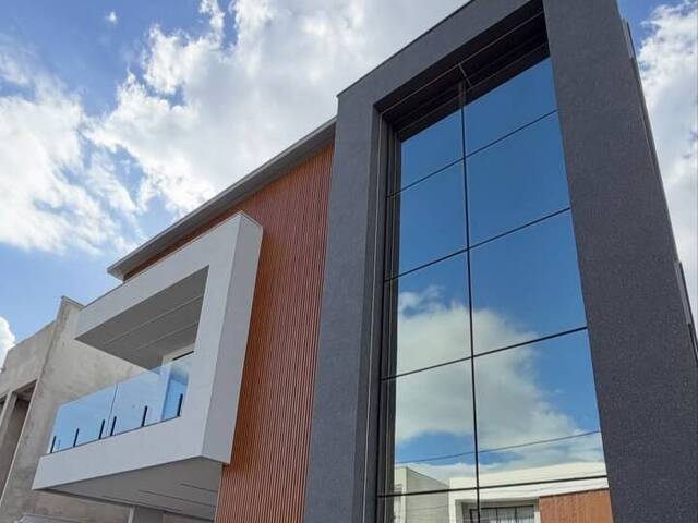 Casa para Venda em Feira de Santana - 2