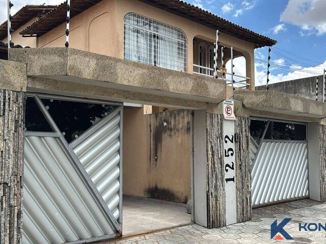 Casa para Venda em Feira de Santana - 2