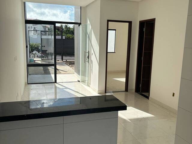 Casa para Venda em Feira de Santana - 2
