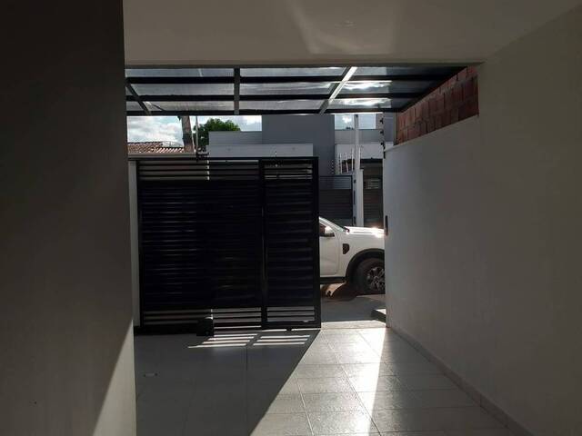 Casa para Venda em Feira de Santana - 2