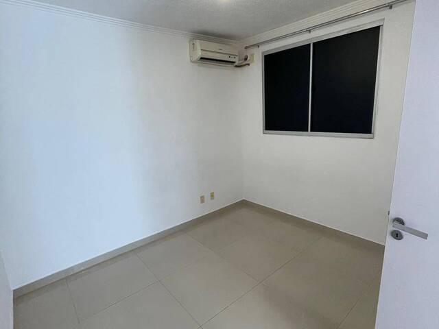 Apartamento para Venda em Feira de Santana - 4