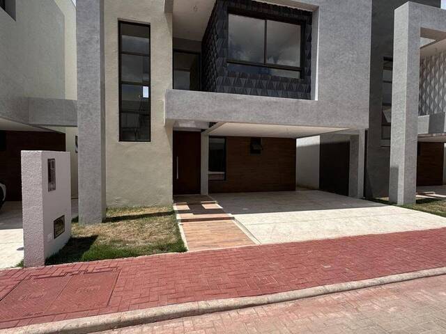 Casa em condomínio para Venda em Feira de Santana - 2