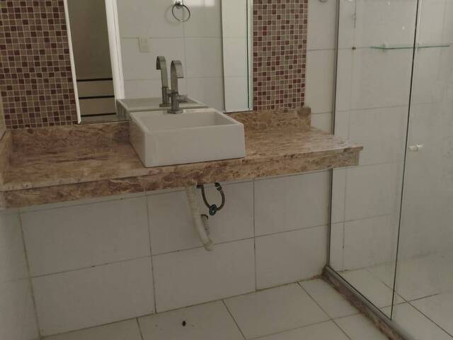 Casa para Venda em Feira de Santana - 2