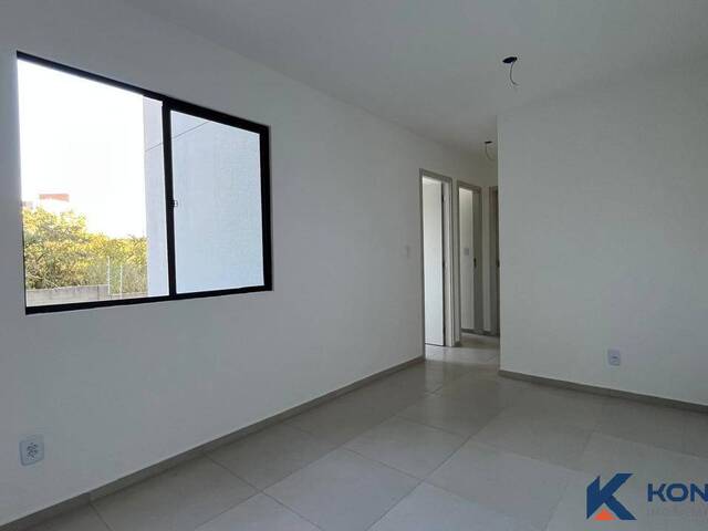 Apartamento para Venda em Feira de Santana - 2