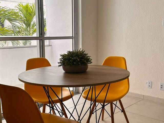 Apartamento para Venda em Feira de Santana - 2