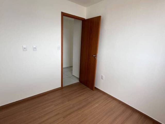 Apartamento para Locação em Feira de Santana - 4