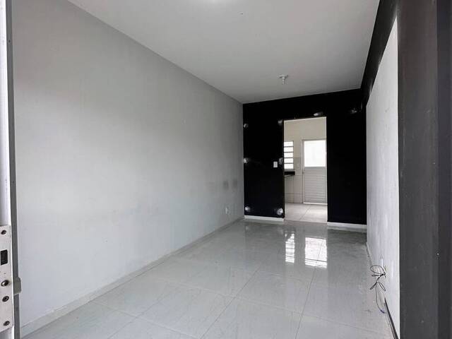 #5200 - Casa em condomínio para Venda em Feira de Santana - BA