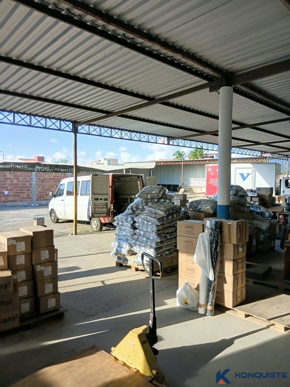 Depósito-Galpão, 1300 m² - Foto 1